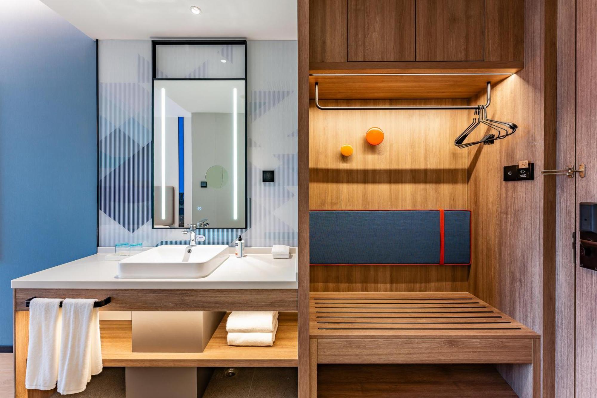Holiday Inn Express Shanghai Jing'An Temple By Ihg Εξωτερικό φωτογραφία